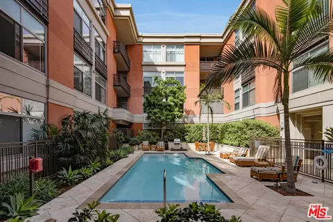 Exterior - 840 E Green St #307, Pasadena, CA 91101 photo 1 of 1