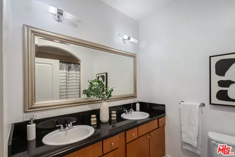 Bath - 840 E Green St #307, Pasadena, CA 91101 photo 1 of 2