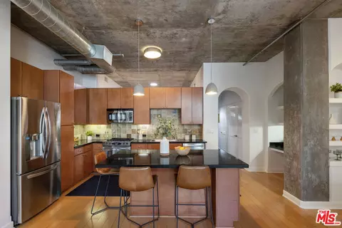 Kitchen - 840 E Green St #307, Pasadena, CA 91101 photo 1 of 3