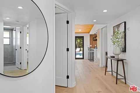 3523 Clawson Pl, Studio City, CA 91604 photo 4