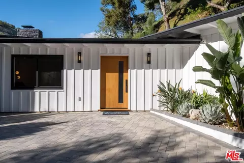 3523 Clawson Pl, Studio City, CA 91604 photo 3