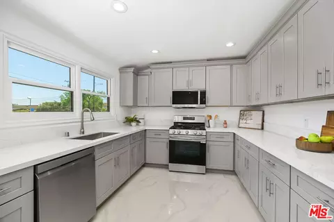 696 E 9th St, Upland, CA 91786 photo 25
