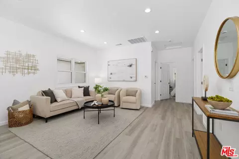 696 E 9th St, Upland, CA 91786 photo 3