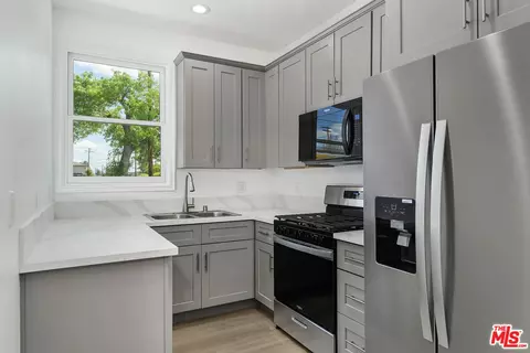 696 E 9th St, Upland, CA 91786 photo 11