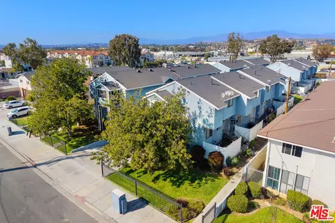 862 W Mines Ave, Montebello, CA 90640