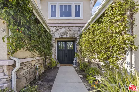 13935 Southfork Rd, Moorpark, CA 93021 photo 2