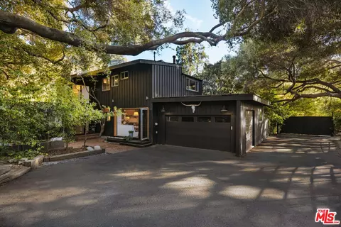 551 Mountain Green Dr, Calabasas, CA 91302