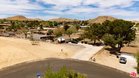 39165 166th St, Palmdale, CA 93591 photo 2