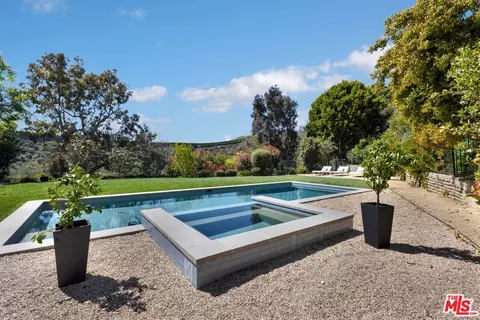 10971 Savona Rd, Los Angeles, CA 90077