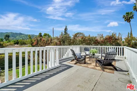 10748 Aqua Vista St, Studio City, CA 91602 photo 24