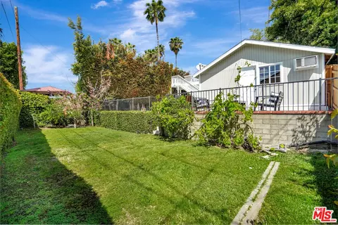 10748 Aqua Vista St, Studio City, CA 91602 photo 37