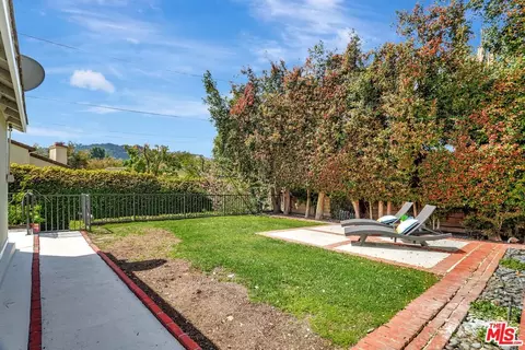 10748 Aqua Vista St, Studio City, CA 91602 photo 29