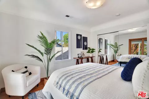 10748 Aqua Vista St, Studio City, CA 91602 photo 15