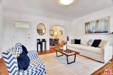 10748 Aqua Vista St, Studio City, CA 91602 photo 3