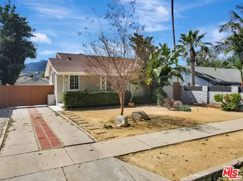 10748 Aqua Vista St, Studio City, CA 91602 photo 43