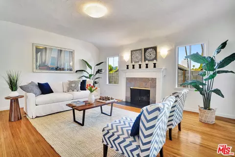 10748 Aqua Vista St, Studio City, CA 91602 photo 4