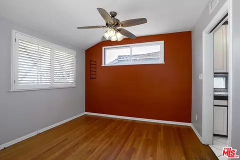 6841 Mammoth Ave, Van Nuys, CA 91405 photo 8