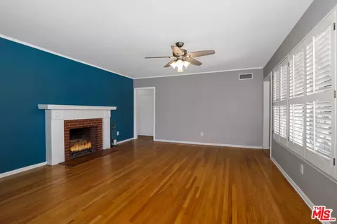 6841 Mammoth Ave, Van Nuys, CA 91405 photo 5