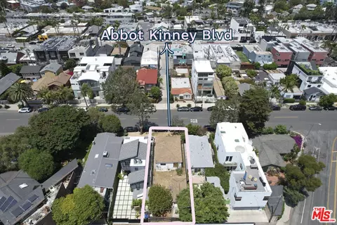 1308 Cabrillo Ave, Venice, CA 90291 photo 1