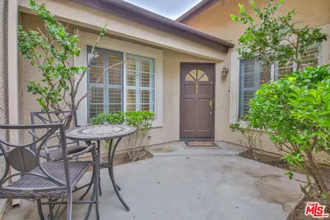 22902 Banyan Pl #182, Santa Clarita, CA 91390