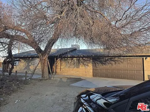 13600 Elm St, Trona, CA 93562 photo 2