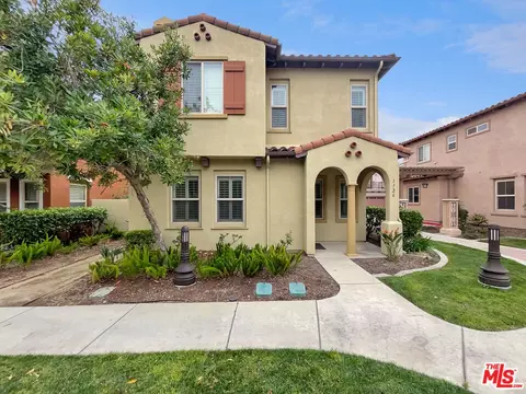 1126 Usha Ln, Duarte, CA 91010