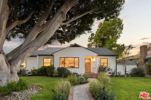 7919 Kenyon Ave, Los Angeles, CA 90045