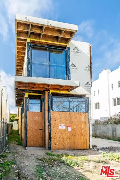 Exterior - 705 Broadway St, Venice, CA 90291 photo 1 of 1