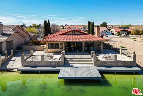 14523 Mast Ln, Helendale, CA 92342