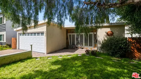 2621 Voorhees Ave, Redondo Beach, CA 90278