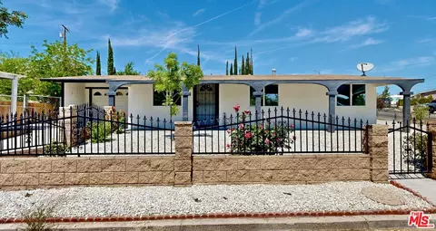 15554 Heartsease Ln, Victorville, CA 92395