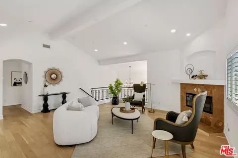 2005 Carnegie Ln #A, Redondo Beach, CA 90278