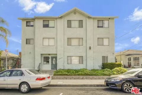 12032 Manor Dr, Hawthorne, CA 90250