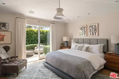 Bedroom - 935 Sunset Ave, Venice, CA 90291 photo 2 of 6