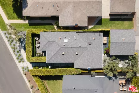 View/Area - 935 Sunset Ave, Venice, CA 90291 photo 2 of 4