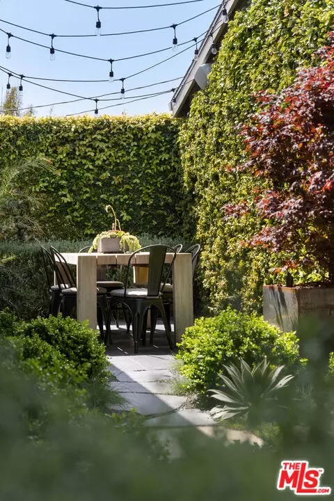 Exterior - 935 Sunset Ave, Venice, CA 90291 photo 4 of 7