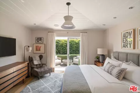 Bedroom - 935 Sunset Ave, Venice, CA 90291 photo 3 of 6
