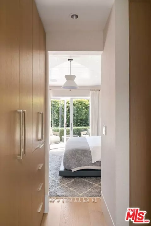 Bedroom - 935 Sunset Ave, Venice, CA 90291 photo 4 of 6