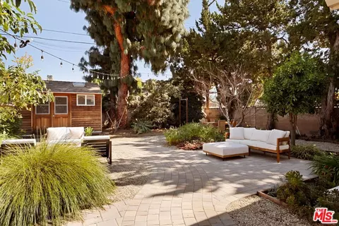 5446 Tyrone Ave, Sherman Oaks, CA 91401 photo 2