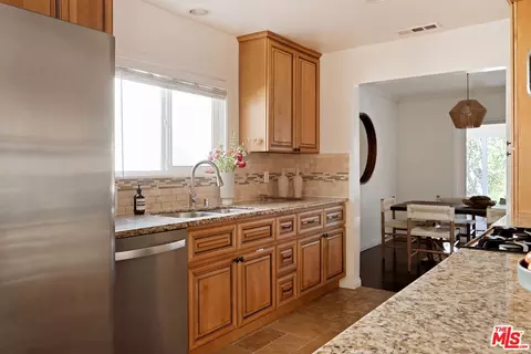 5446 Tyrone Ave, Sherman Oaks, CA 91401 photo 18