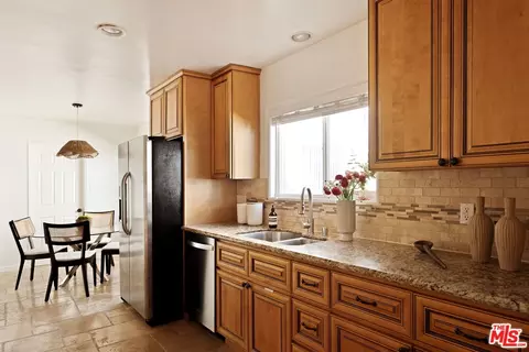 5446 Tyrone Ave, Sherman Oaks, CA 91401 photo 6