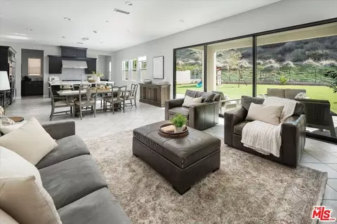 18820 Annmae Pl, Santa Clarita, CA 91350
