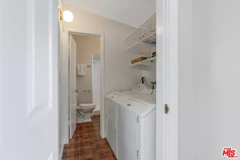 3564 Summerfield Dr, Sherman Oaks, CA 91423
