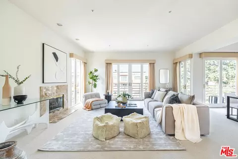 938 12th St #301, Santa Monica, CA 90403