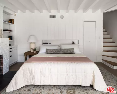 Bedroom - 4173 Vanetta Dr, Studio City, CA 91604 photo 6 of 7