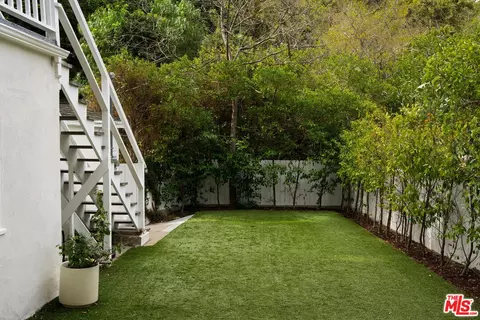 Exterior - 4173 Vanetta Dr, Studio City, CA 91604 photo 5 of 7