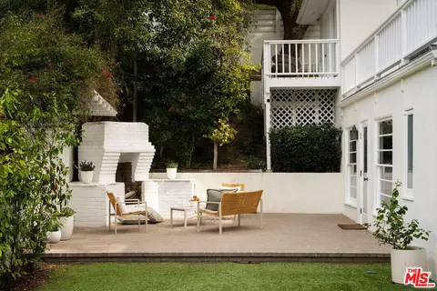 Exterior - 4173 Vanetta Dr, Studio City, CA 91604 photo 6 of 7