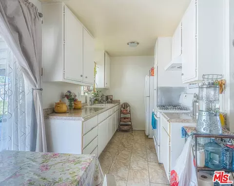 Kitchen - 14647 Manzanillo St, Cabazon, CA 92230 photo 1 of 2