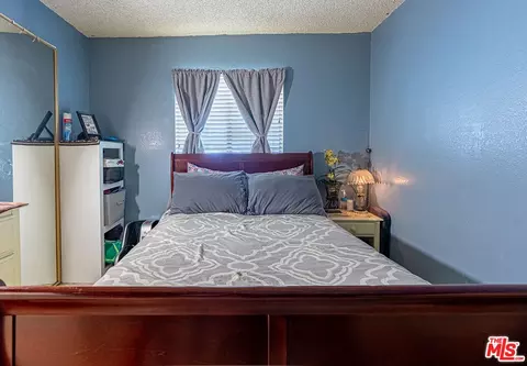 Bedroom - 14647 Manzanillo St, Cabazon, CA 92230 photo 5 of 9