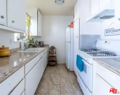Kitchen - 14647 Manzanillo St, Cabazon, CA 92230 photo 2 of 2